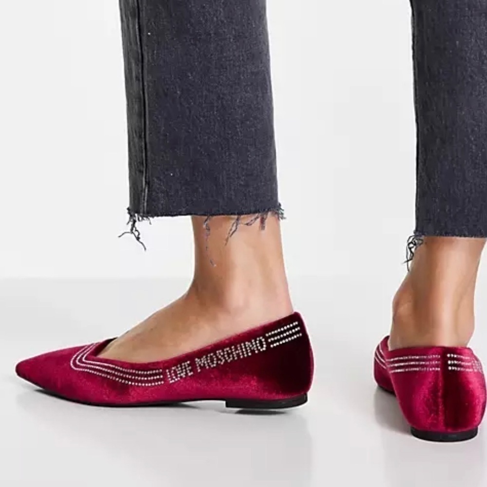New! Love Moschino Crystal Pointed Velvet Ballet Flat in Burgundy size 8.5